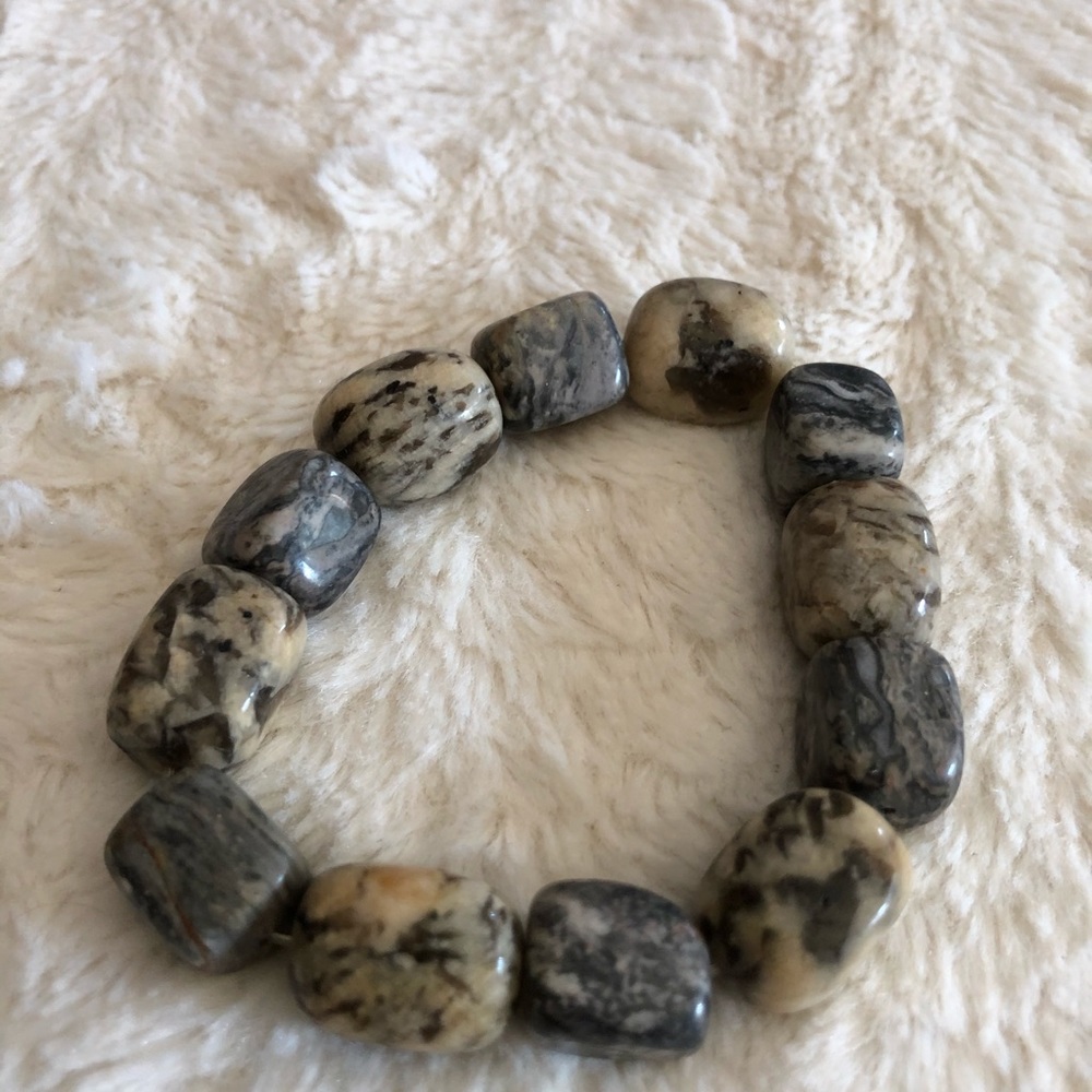 Beautiful stretch multi-stone bracelet - Picture 8 of 8